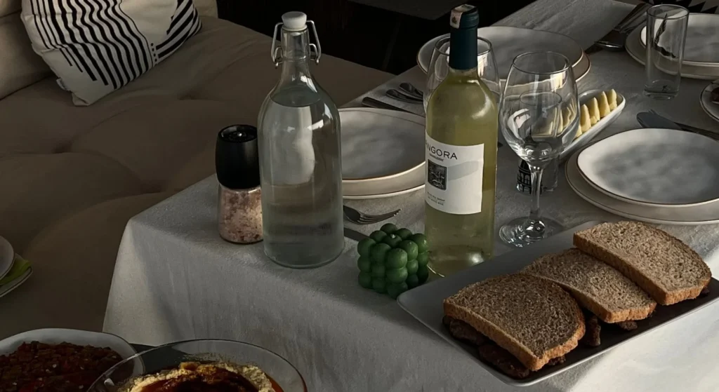Valentijnsdag-tafel-eten-picknick